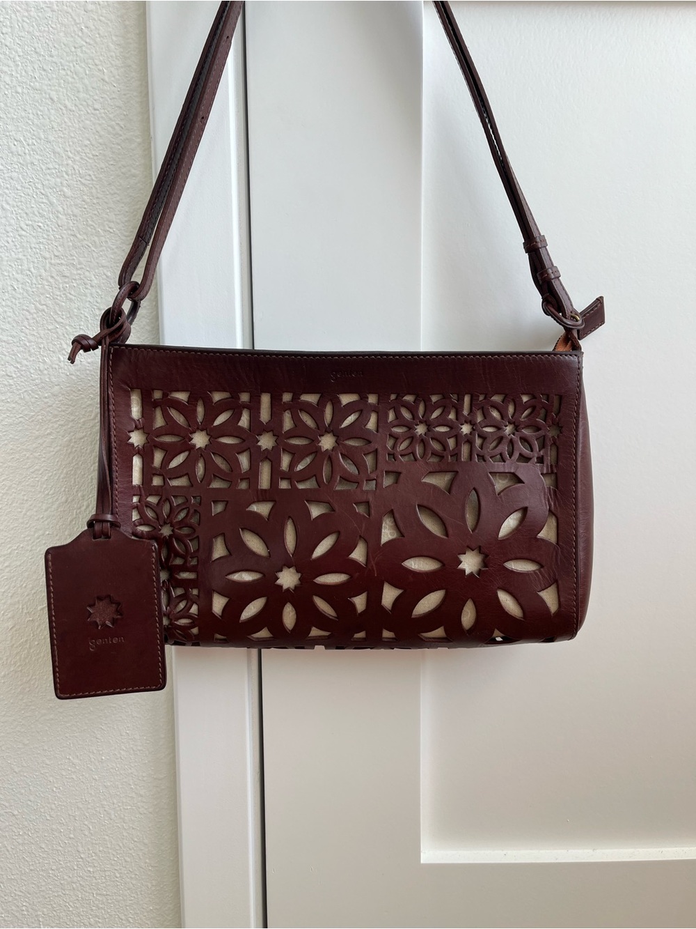Genten Floral Cutout Leather Shoulder Bag - Brown